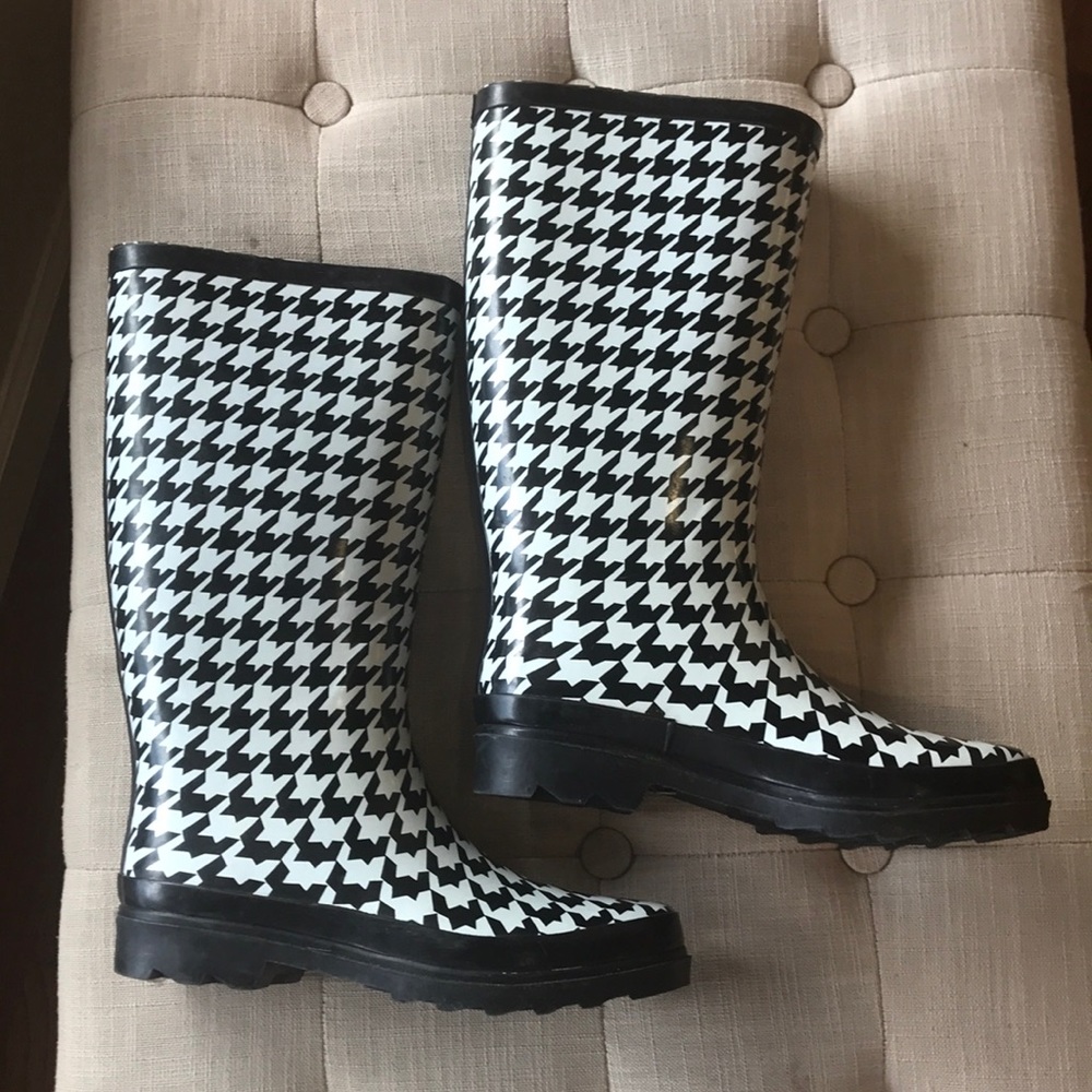 Size 6 Rain Boots
